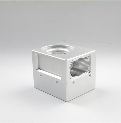 Точность анодировала части CNC алюминиевые серебрит обслуживание CNC подвергая механической обработке