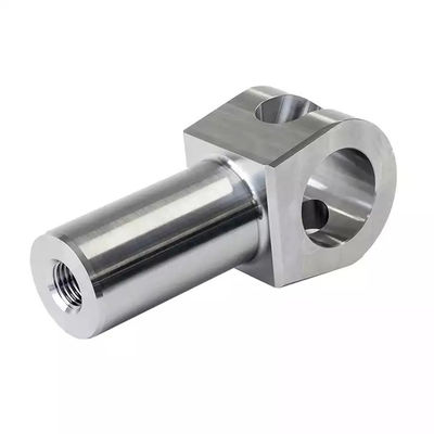 Анодированные части CNC филируя подвергая механической обработке обрабатывают изготовленную на заказ алюминиевую часть на токарном станке CNC поворачивая